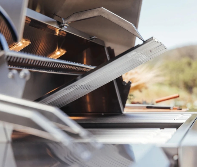 American Made Grills 36-inch Ovation Hybrid Built-In Grill | 5-Burner