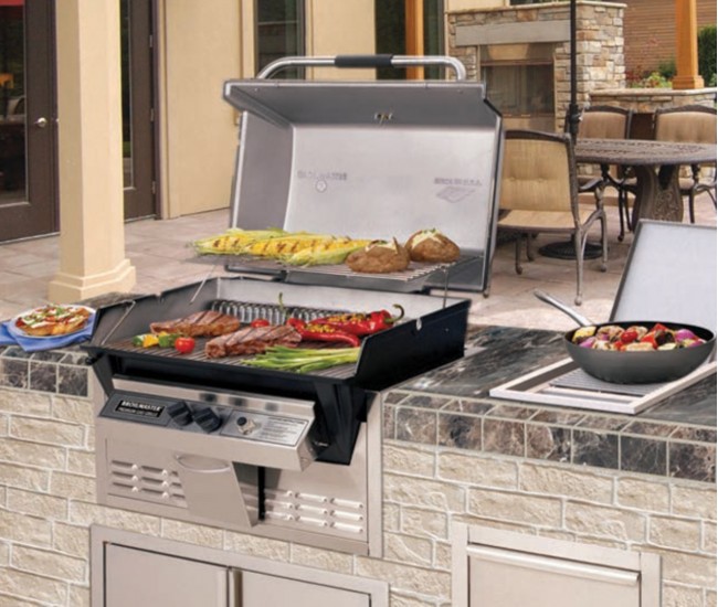 Broilmaster P3SX Built-In Super Premium Gas Grill w/ Smoker Shutter, Griddle and Flare Buster Flavor Enhancers | 1-Burner