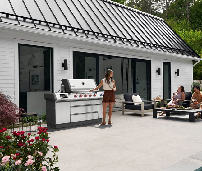 Napoleon Prestige Pro 665 Elite Portable Gas Grill with Smart Technology and Electric Smoker Box | 5-Burner