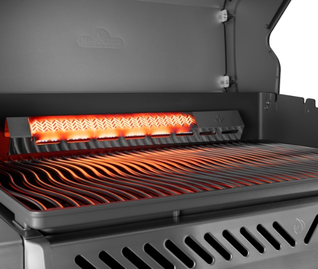 Napoleon Phantom Rogue PRO-S 425 RSIB Portable Grill | 3-Burner