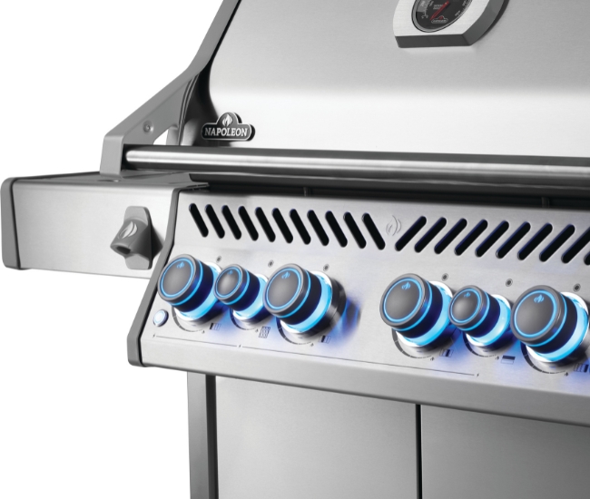 Napoleon Rogue PRO-S 525 RSIB Portable Grill | 4-Burner