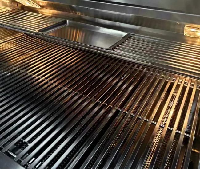 True Flame 32-inch Built-In Gas Grill | 4-Burner
