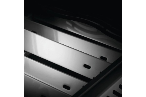 Napoleon Rogue XT 425 Stainless Steel Gas Grill Napoleon Rogue XT 425 Stainless Steel Gas Grill