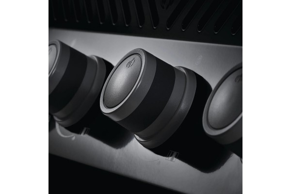 Napoleon Rogue XT 425 Stainless Steel Gas Grill Napoleon Rogue XT 425 Stainless Steel Gas Grill