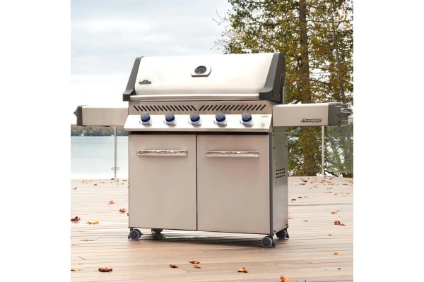 Napoleon Prestige 665 Stainless Steel Gas Grill with Infrared Side and Rear Burners Napoleon Prestige 665 Stainless Steel Gas Grill with Infrared Side and Rear Burners